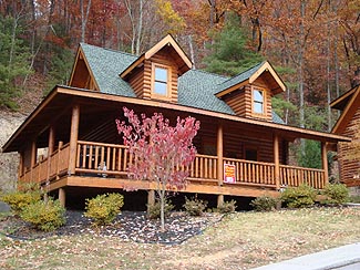 Pigeon Forge Cabin Rental walking distance to fishing creek